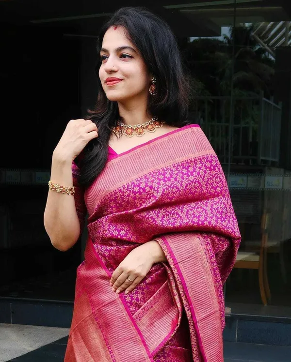 Pink_Woven_Banarasi_Jacquard_Saree_(Pink)